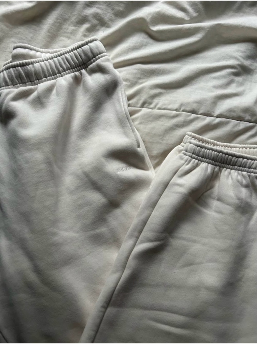 brand new aritzia mega joggers light birch size large tall